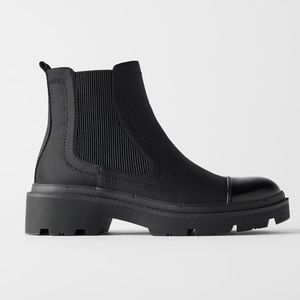 flat track sole ankle boots